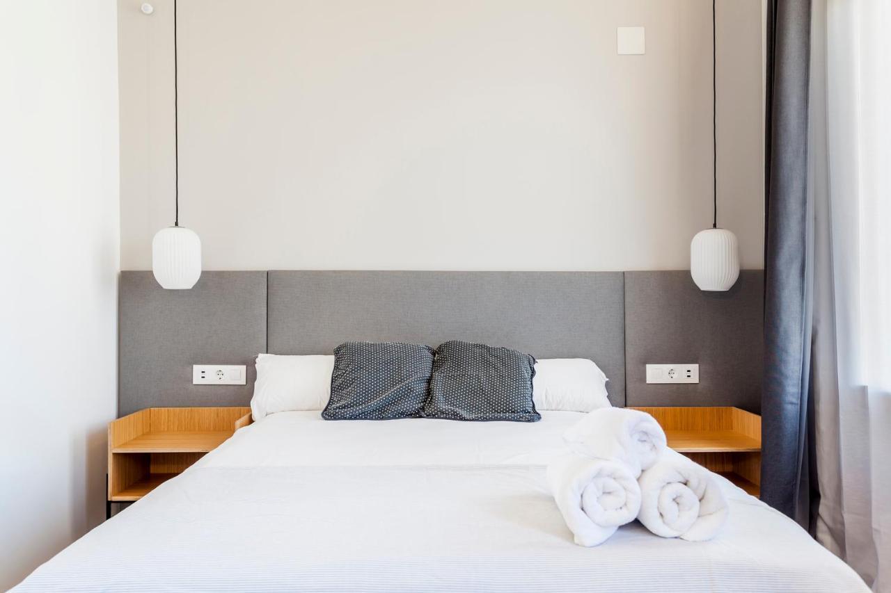 Puerto Beach Suites Валенсия Экстерьер фото
