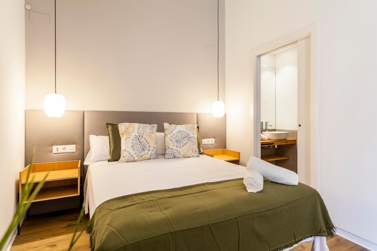 Puerto Beach Suites Валенсия Экстерьер фото