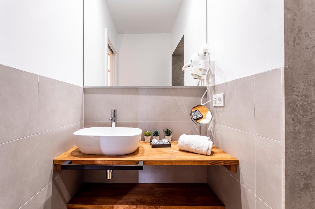 Puerto Beach Suites Валенсия Экстерьер фото