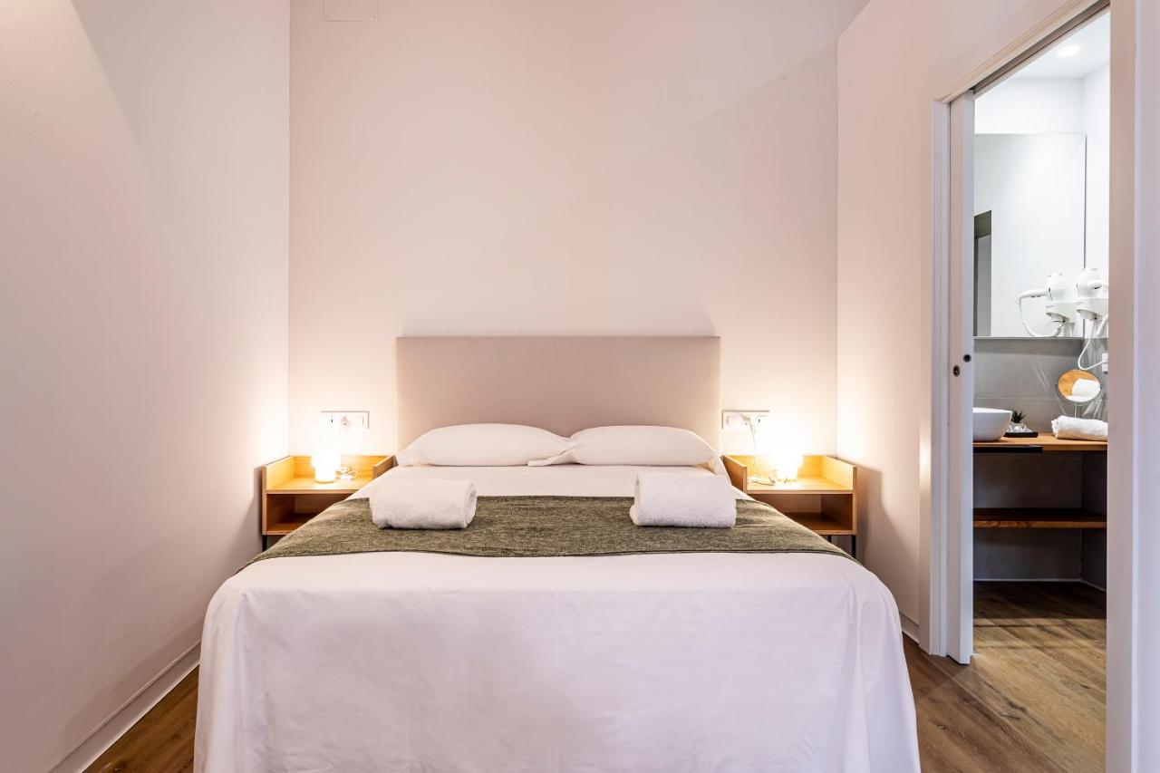 Puerto Beach Suites Валенсия Экстерьер фото